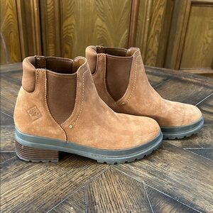 Women's Tan Winter Boots
